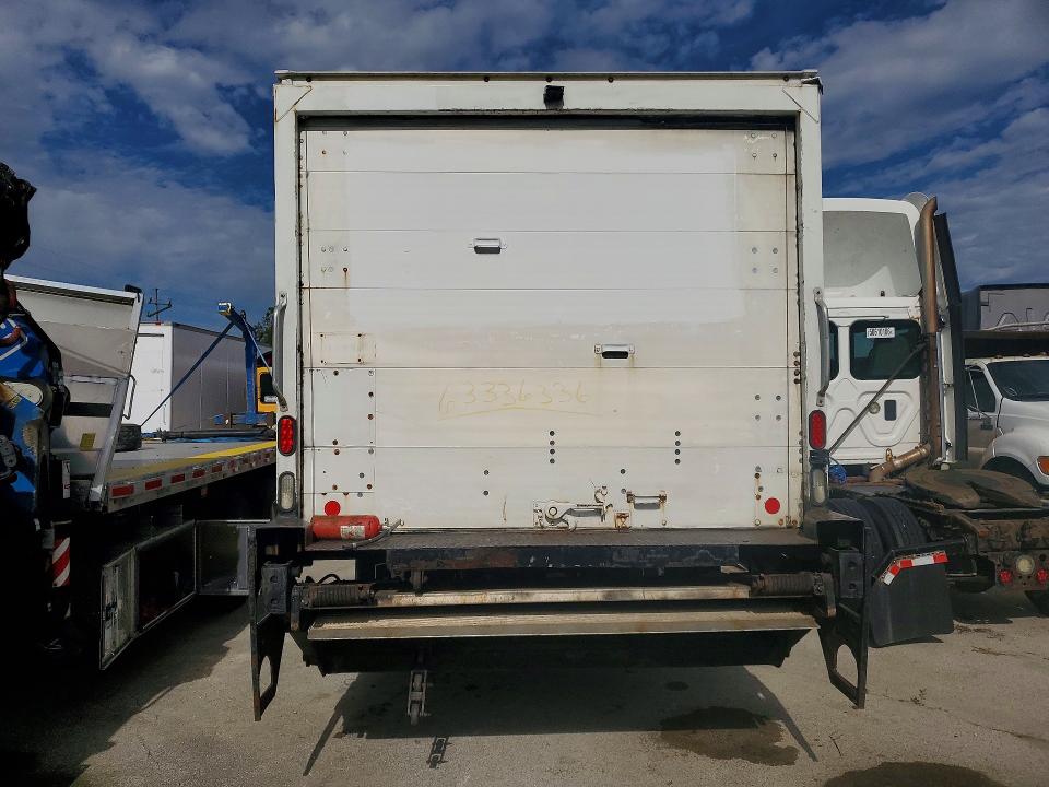69712426 :رقم المزاد ، 3ALACWDTXHDJF8285 vin ، 2017 Freightliner M2 مزاد بيع