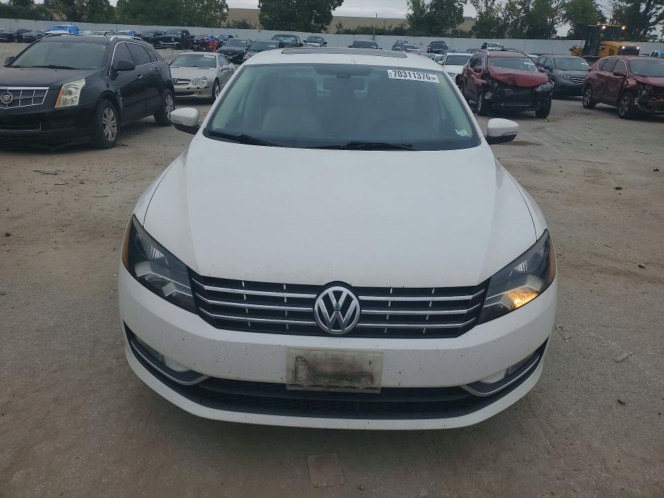 2013 Volkswagen Passat მანქანა იყიდება აუქციონზე, vin: 1VWCN7A30DC128109, აუქციონის ნომერი: 70311376