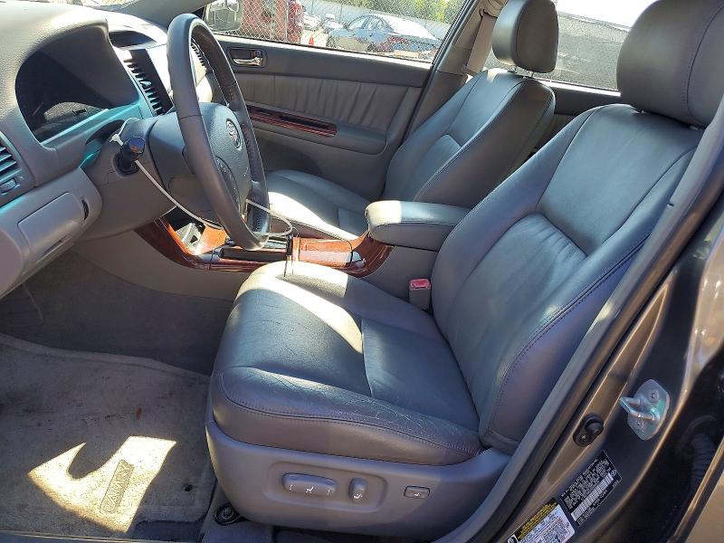 69301156 :رقم المزاد ، 4T1BE30K95U506578 vin ، 2005 Toyota Camry مزاد بيع