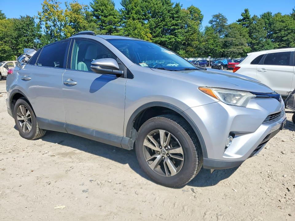 Продаж на аукціоні авто 2017 Toyota Rav4, vin: 2T3RFREV0HW616545, номер лоту: 69364836