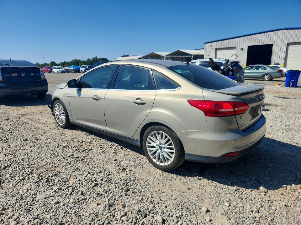 68041396 :رقم المزاد ، 1FADP3J25FL259143 vin ، 2015 Ford Focus مزاد بيع