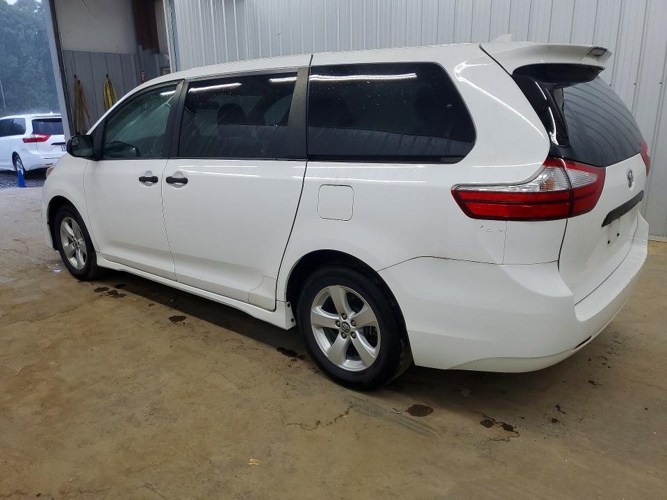 69585906 :رقم المزاد ، 5TDZZ3DC4KS995353 vin ، 2019 Toyota Sienna مزاد بيع