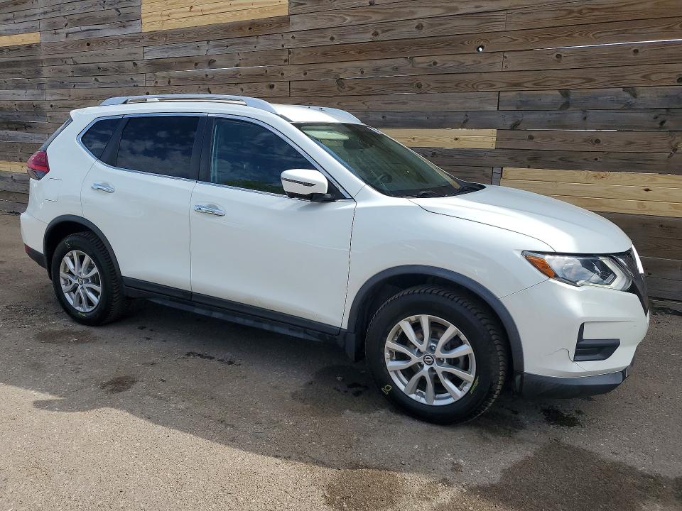 64813646 :رقم المزاد ، KNMAT2MV8HP587290 vin ، 2017 Nissan Rogue مزاد بيع