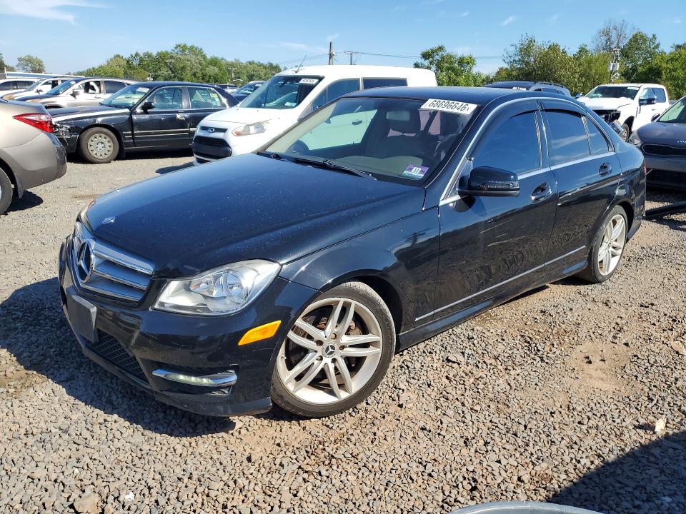 2013 Mercedes-benz C მანქანა იყიდება აუქციონზე, vin: WDDGF8AB9DR246046, აუქციონის ნომერი: 68696646