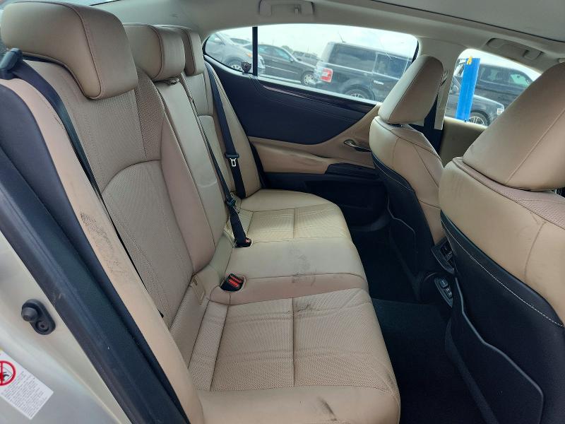 68984906 :رقم المزاد ، 58ABZ1B10KU047295 vin ، 2019 Lexus Es مزاد بيع