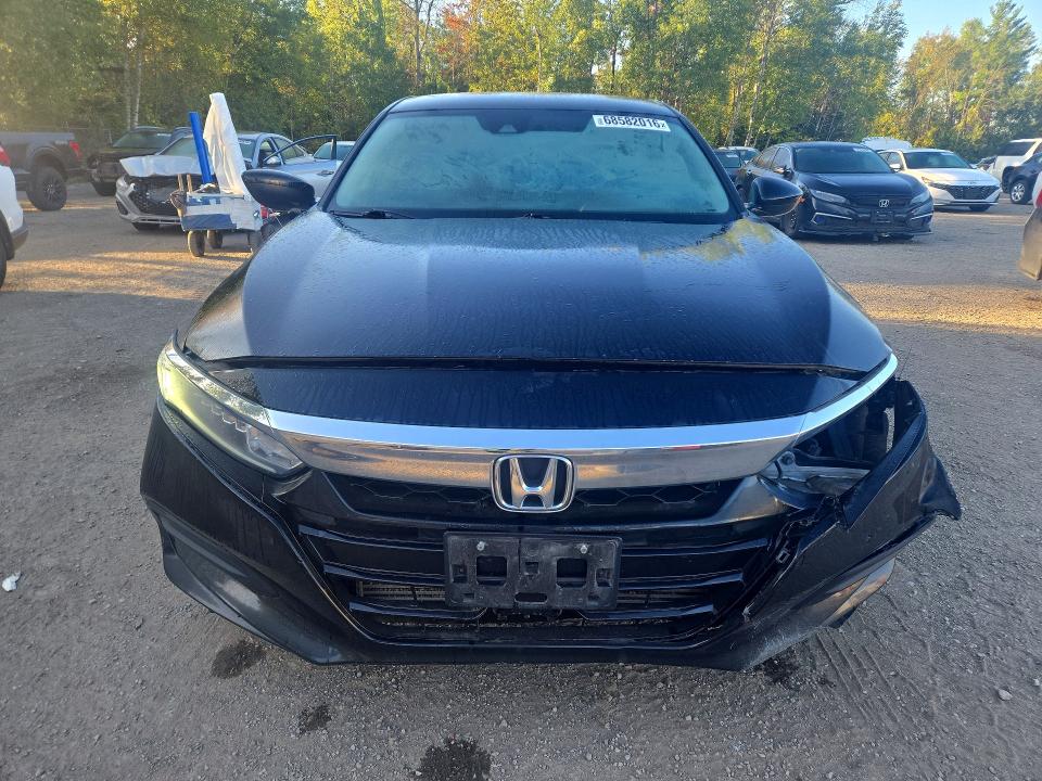 Продажа на аукционе авто 2018 Honda Accord, vin: 1HGCV1F17JA806211, номер лота: 68582016