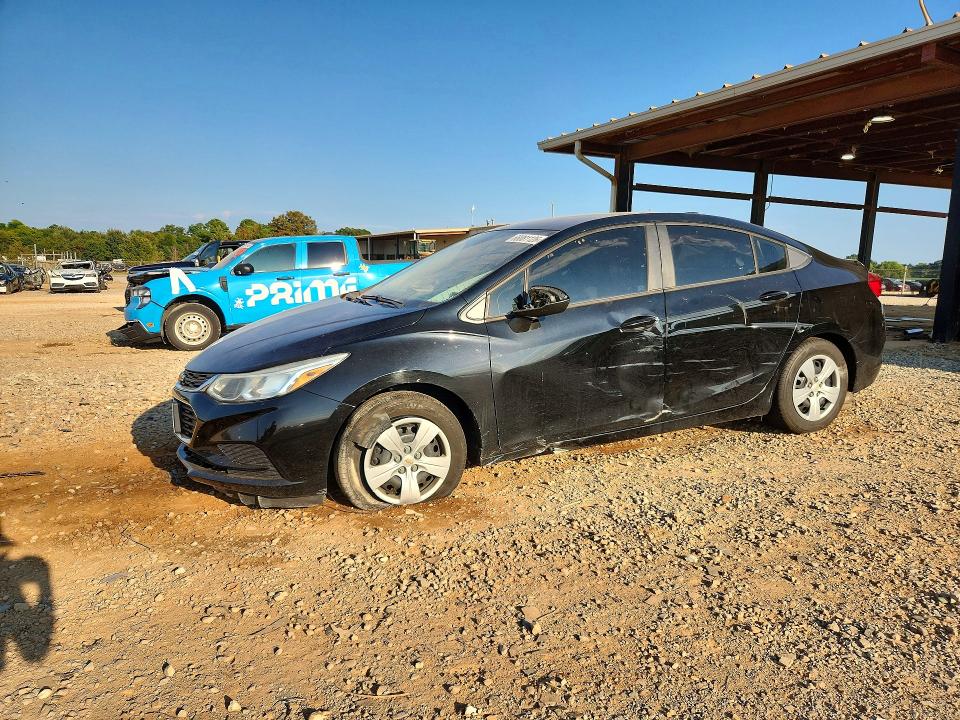68081126 :رقم المزاد ، 1G1BC5SM2J7125077 vin ، 2018 Chevrolet Cruze مزاد بيع