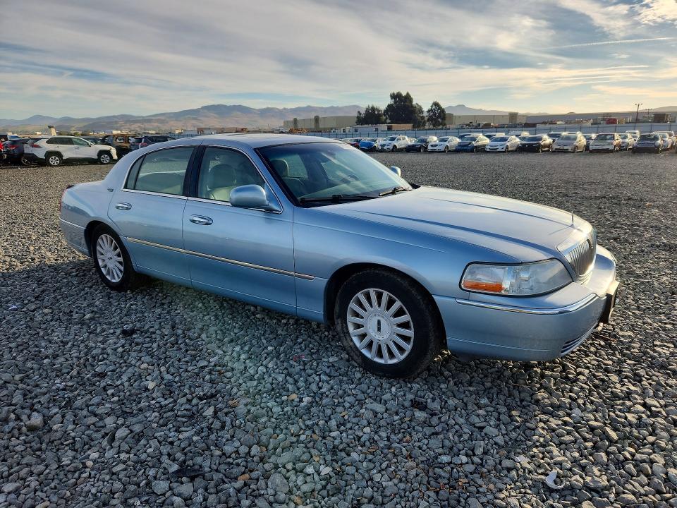 Продажа на аукционе авто 2005 Lincoln Town Car, vin: 1LNHM82W05Y657666, номер лота: 67929106