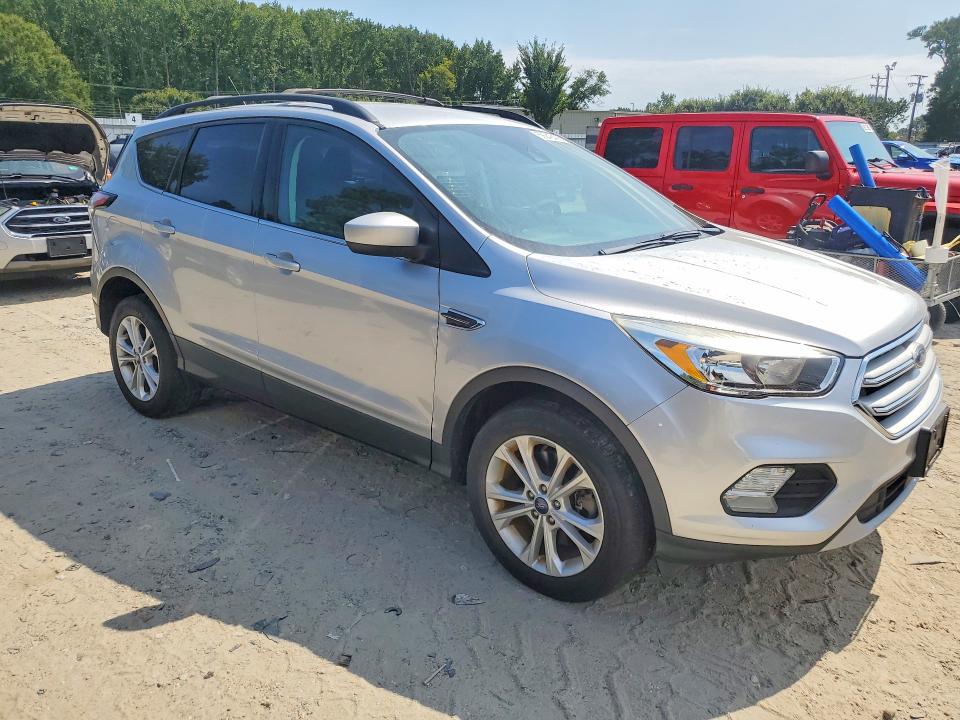 2018 Ford Escape მანქანა იყიდება აუქციონზე, vin: 1FMCU9GD4JUB76151, აუქციონის ნომერი: 69242436