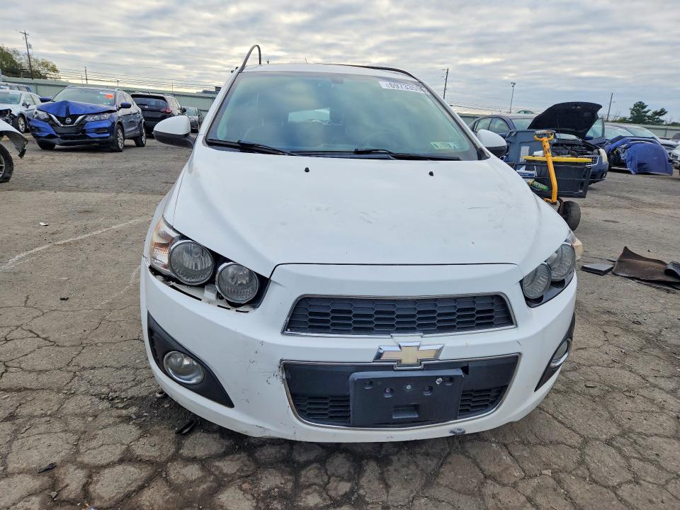 69733596 :رقم المزاد ، 1G1JE6SG2E4141096 vin ، 2014 Chevrolet Sonic مزاد بيع