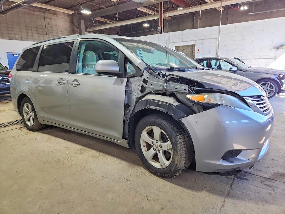 Продаж на аукціоні авто 2011 Toyota Sienna, vin: 5TDKK3DC6BS124105, номер лоту: 69123686