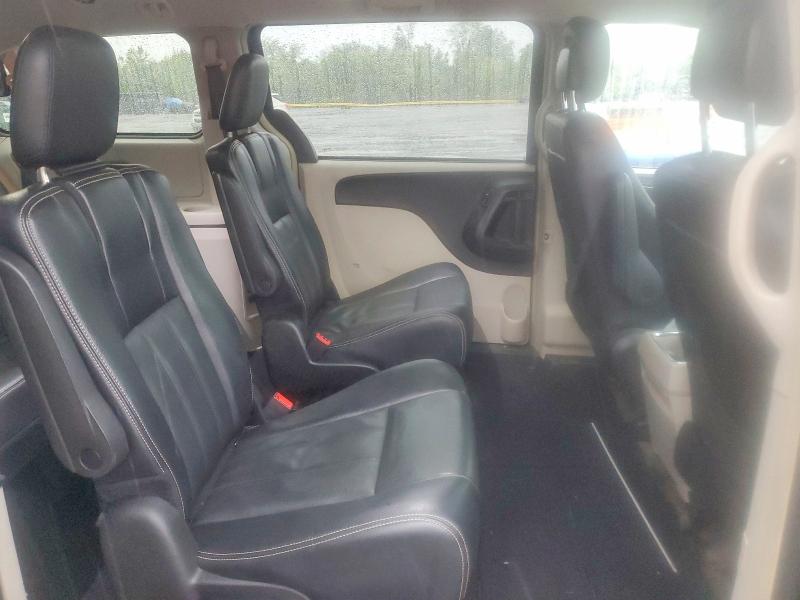 67923766 :رقم المزاد ، 2C4RC1BG8FR654905 vin ، 2015 Chrysler Town & Country مزاد بيع