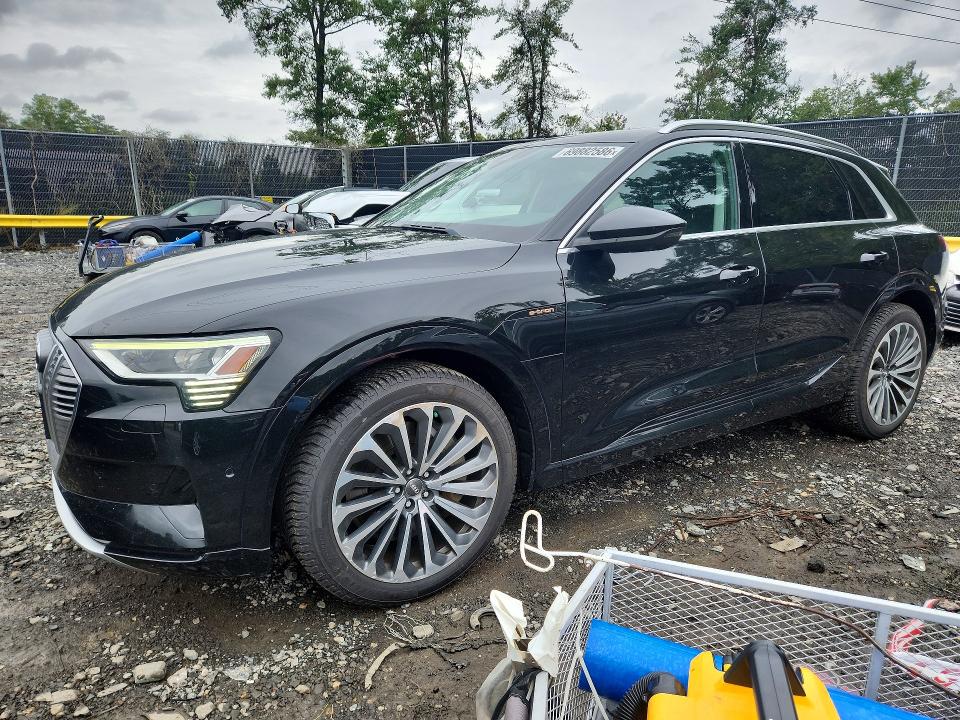 2019 Audi E-tron მანქანა იყიდება აუქციონზე, vin: WA1VAAGE9KB025085, აუქციონის ნომერი: 69882586