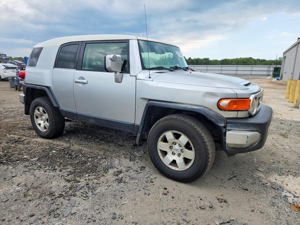 69572986 :رقم المزاد ، JTEBU11F270007043 vin ، 2007 Toyota Fj Cruiser مزاد بيع
