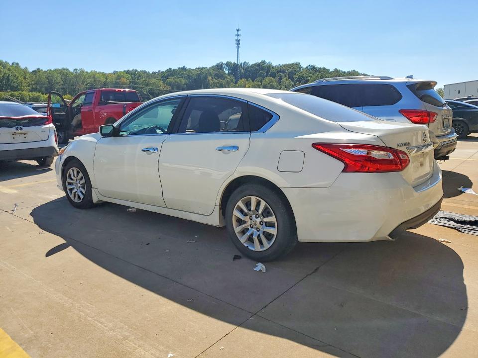 Продажа на аукционе авто 2017 Nissan Altima, vin: 1N4AL3AP4HC110543, номер лота: 70992326