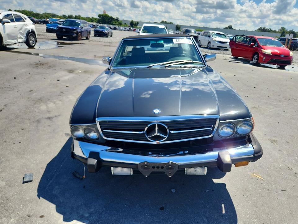 68006436 :رقم المزاد ، WDBBA48D0HA073572 vin ، 1987 Mercedes-benz 560 مزاد بيع