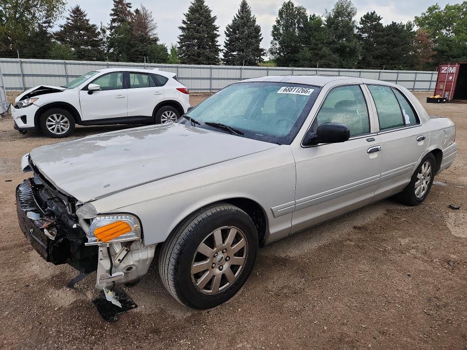 Продажа на аукционе авто 2008 Ford Crown Victoria, vin: 2FAFP74V88X119597, номер лота: 68811266