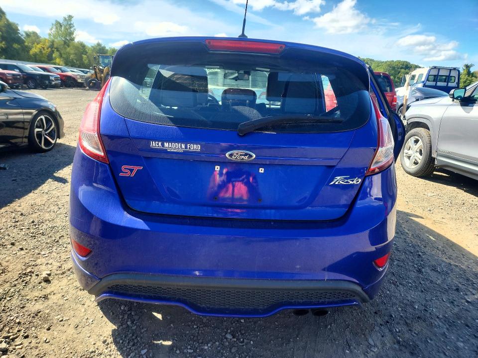 69678536 :رقم المزاد ، 3FADP4GX2FM100412 vin ، 2015 Ford Fiesta مزاد بيع