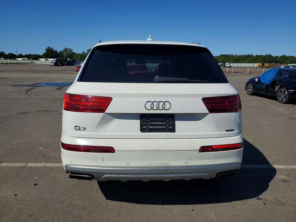 Продаж на аукціоні авто 2017 Audi Q7, vin: WA1LHAF70HD039010, номер лоту: 68741966