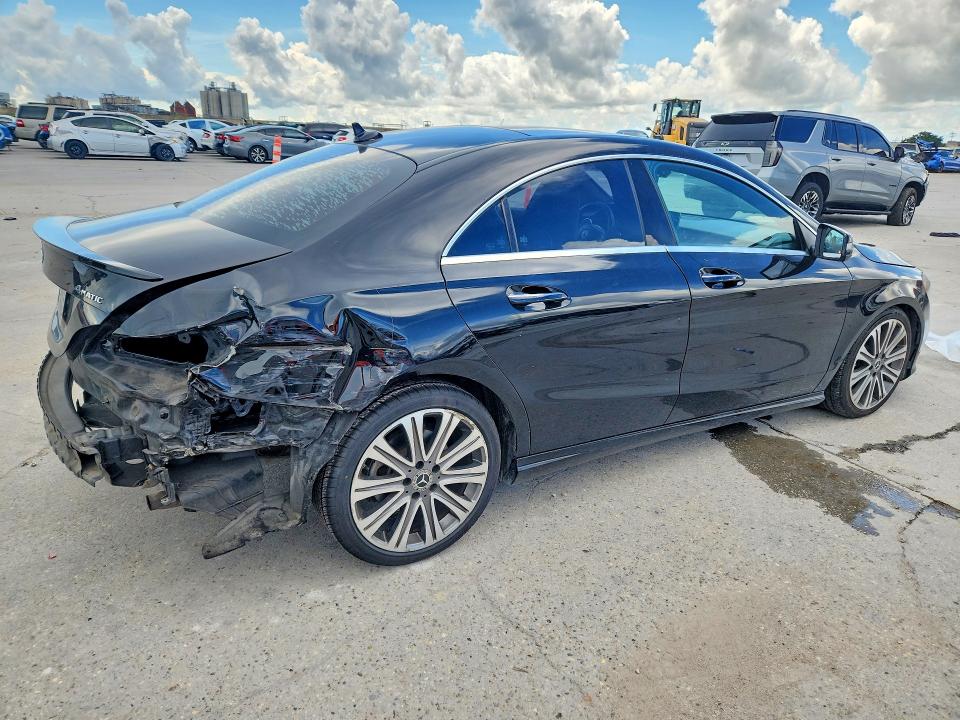67181136 :رقم المزاد ، WDDSJ4GB3JN558875 vin ، 2018 Mercedes-benz Cla مزاد بيع
