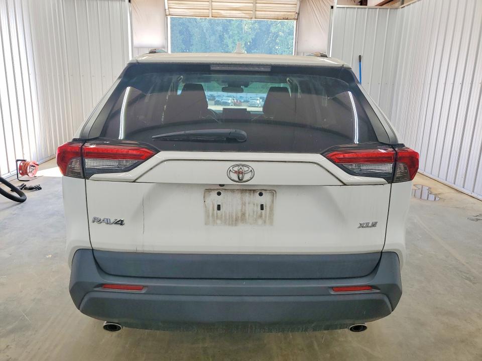 69585936 :رقم المزاد ، 2T3W1RFV6MW171593 vin ، 2021 Toyota Rav4 مزاد بيع