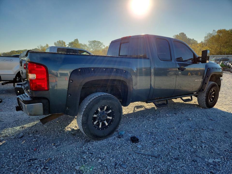 Продажа на аукционе авто 2008 Chevrolet Silverado, vin: 1GCHK29K28E121205, номер лота: 71037376
