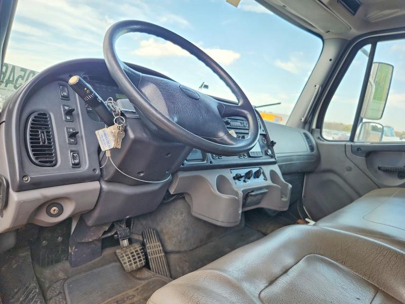 68005466 :رقم المزاد ، 1FVACXDT3CHBD5751 vin ، 2012 Freightliner M2 مزاد بيع