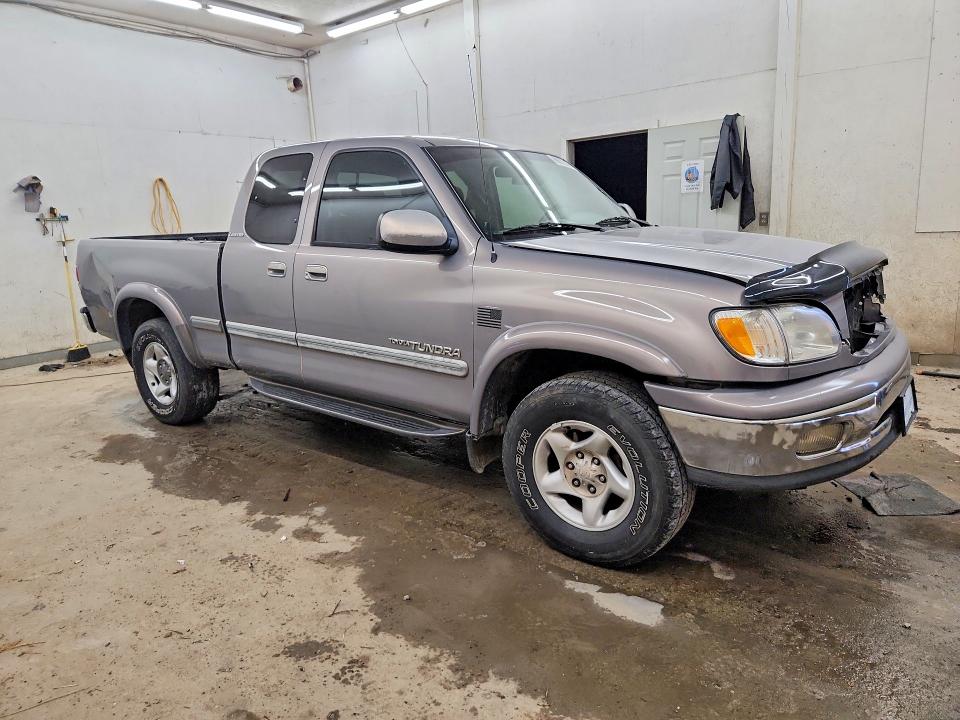 69872006 :رقم المزاد ، 5TBRT3818YS055519 vin ، 2000 Toyota Tundra مزاد بيع