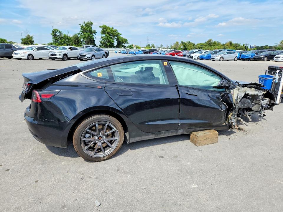 Продажа на аукционе авто 2023 Tesla Model 3, vin: 5YJ3E1EA3PF702945, номер лота: 70815116
