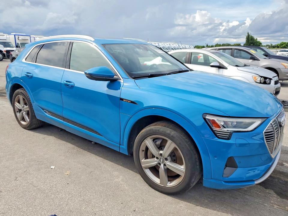 Продаж на аукціоні авто 2019 Audi E-tron, vin: WA1LABGE3KB012765, номер лоту: 67870006