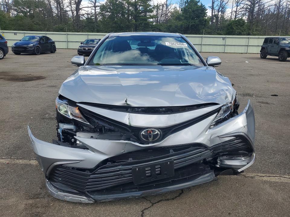 70829466 :رقم المزاد ، 4T1C11BK6RU114603 vin ، 2024 Toyota Camry مزاد بيع