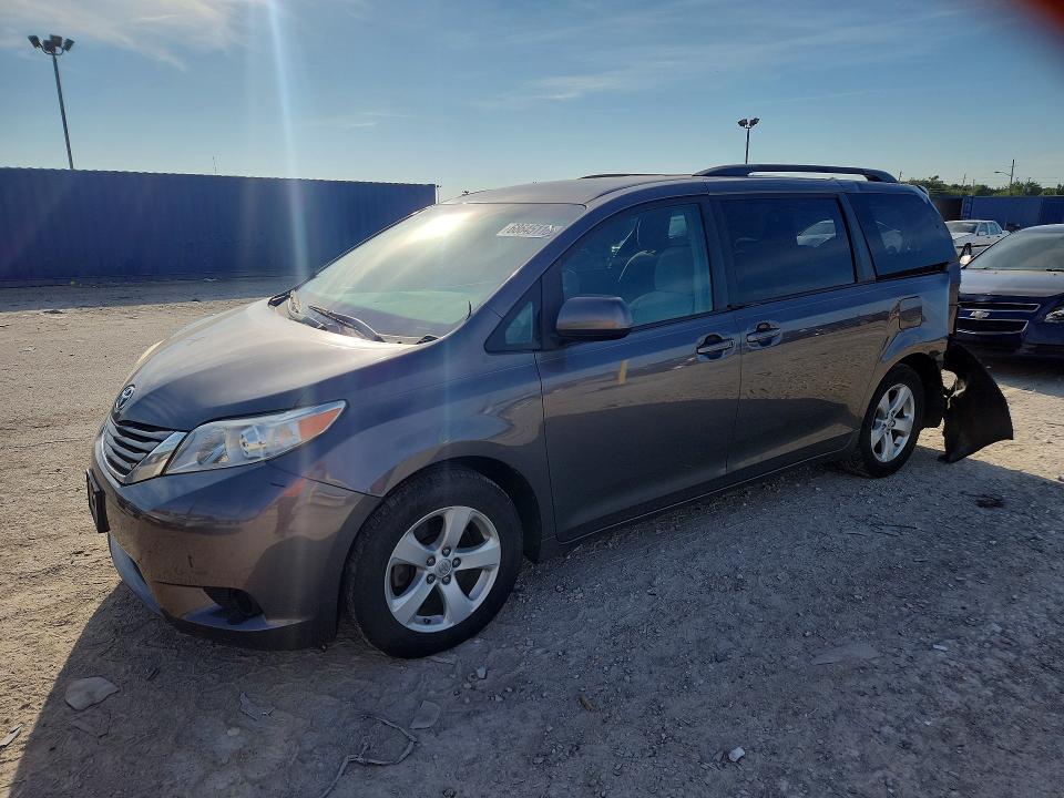 2017 Toyota Sienna მანქანა იყიდება აუქციონზე, vin: 5TDKZ3DC2HS807469, აუქციონის ნომერი: 68645116