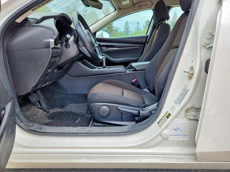 68189016 :رقم المزاد ، JM1BPBCL8N1505596 vin ، 2022 Mazda 3 مزاد بيع