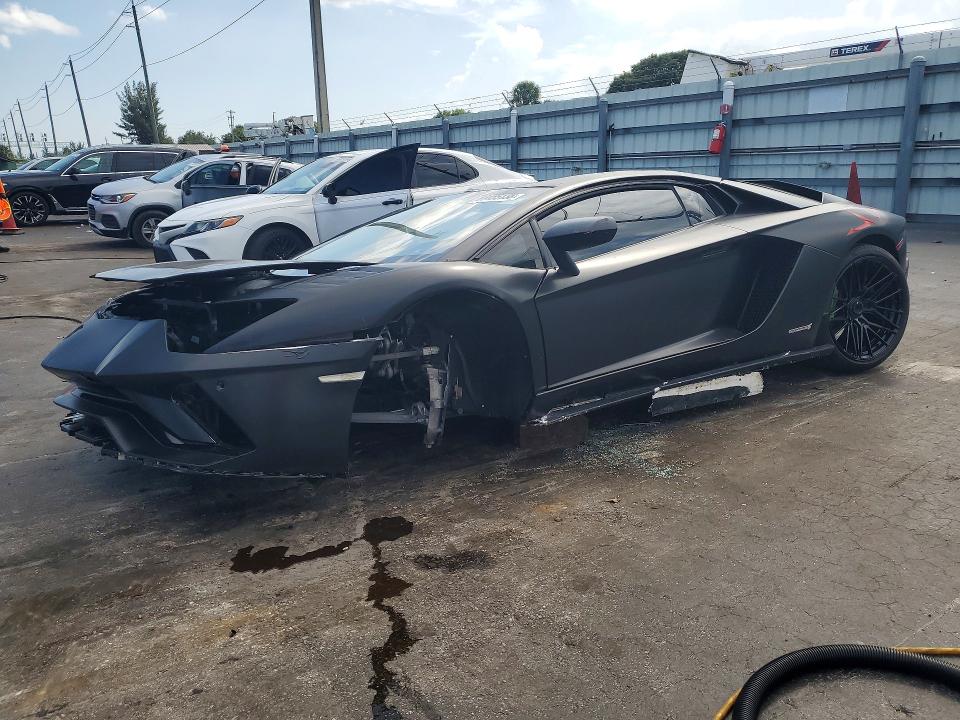 69155136 :رقم المزاد ، ZHWUG4ZD5JLA06879         vin ، 2018 Lamborghini Aventador مزاد بيع