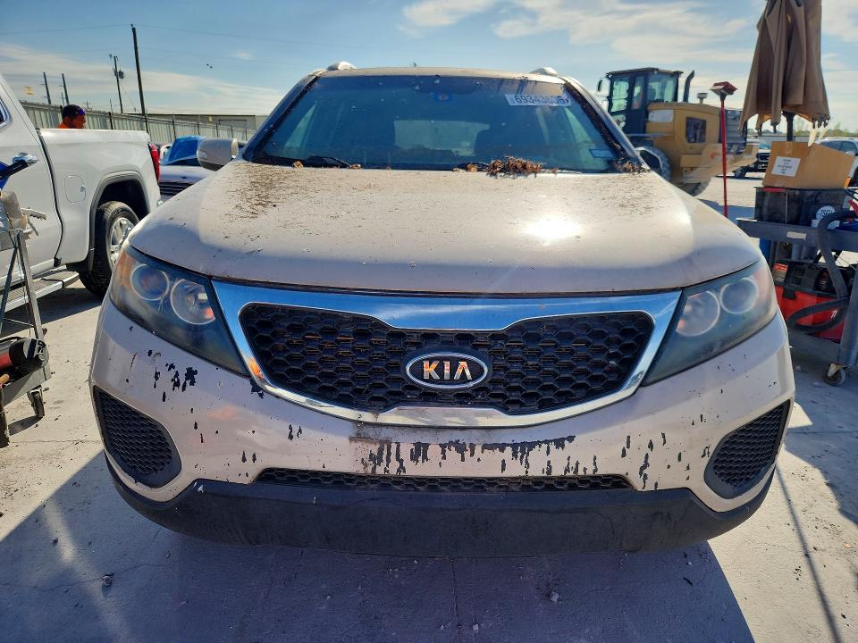 2011 Kia Sorento მანქანა იყიდება აუქციონზე, vin: 5XYKTDA29BG096036, აუქციონის ნომერი: 69343636