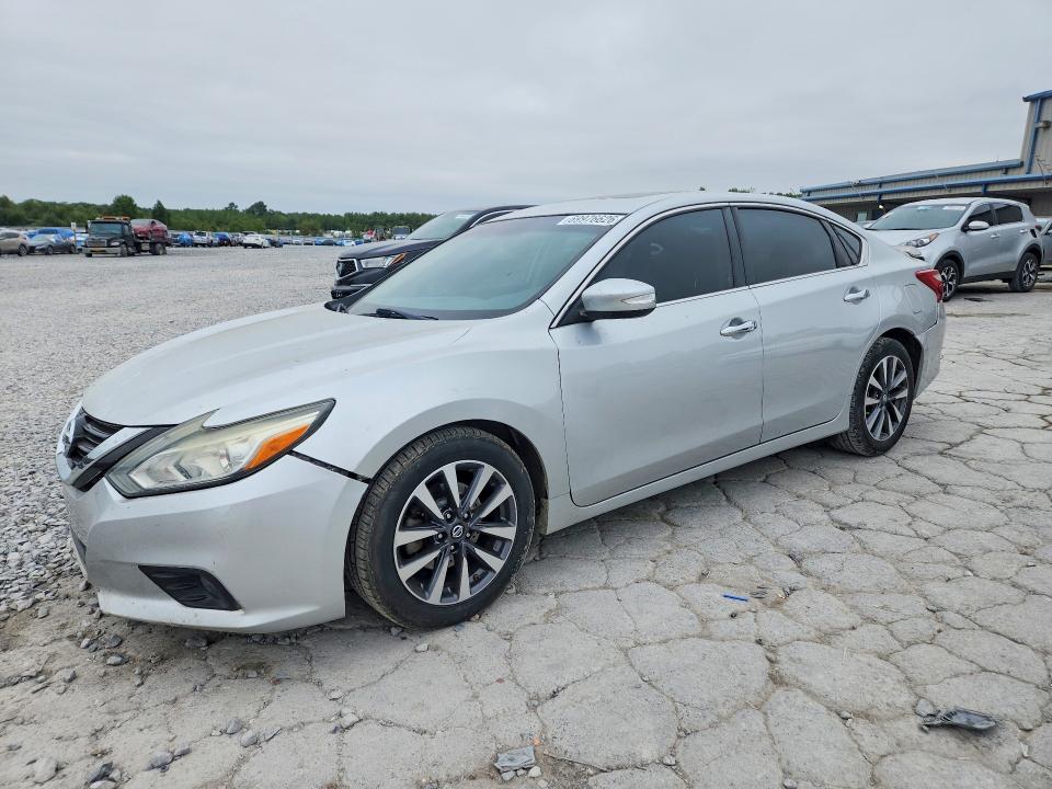 2017 Nissan Altima მანქანა იყიდება აუქციონზე, vin: 1N4AL3AP3HC288444, აუქციონის ნომერი: 69976626
