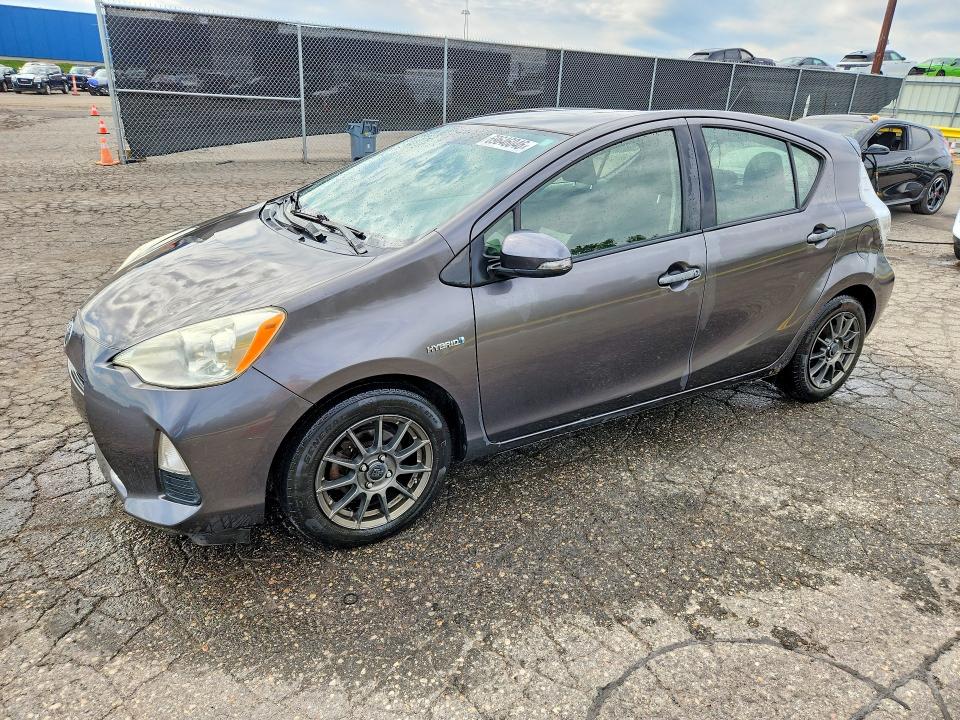 Auction sale of the 2013 Toyota Prius C, vin: JTDKDTB3XD1540140, lot number: 69646046