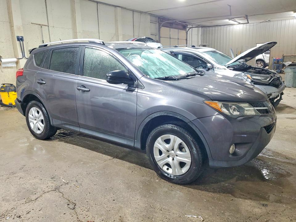 2015 Toyota Rav4 მანქანა იყიდება აუქციონზე, vin: JTMZFREV2FJ037102, აუქციონის ნომერი: 70303006