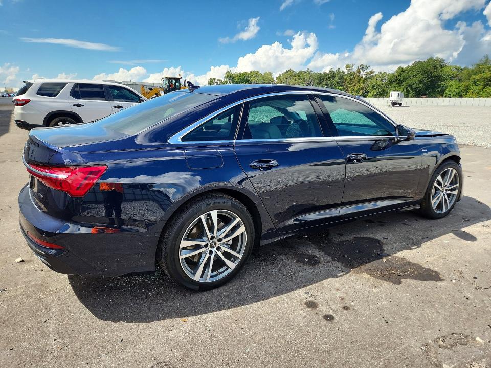 Продажа на аукционе авто 2022 Audi A6, vin: WAUL2BF29NN056232, номер лота: 69777146