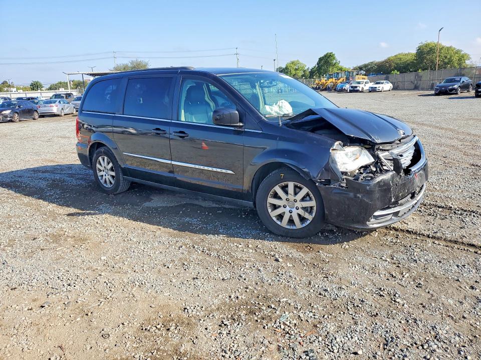 2015 Chrysler Town & Country მანქანა იყიდება აუქციონზე, vin: 2C4RC1BGXFR636731, აუქციონის ნომერი: 70808516
