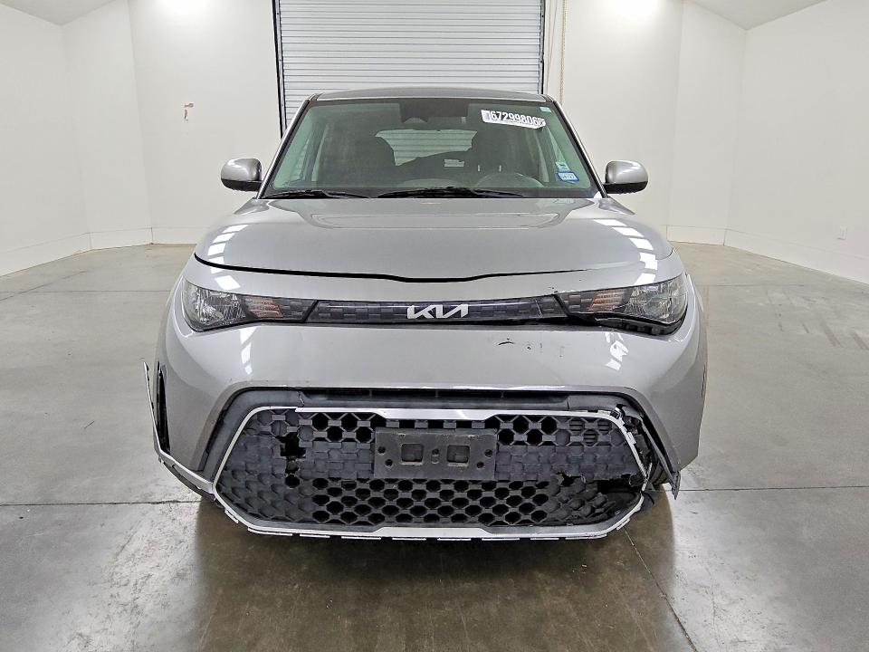 67299806 :رقم المزاد ، KNDJ23AU1P7851226 vin ، 2023 Kia Soul مزاد بيع