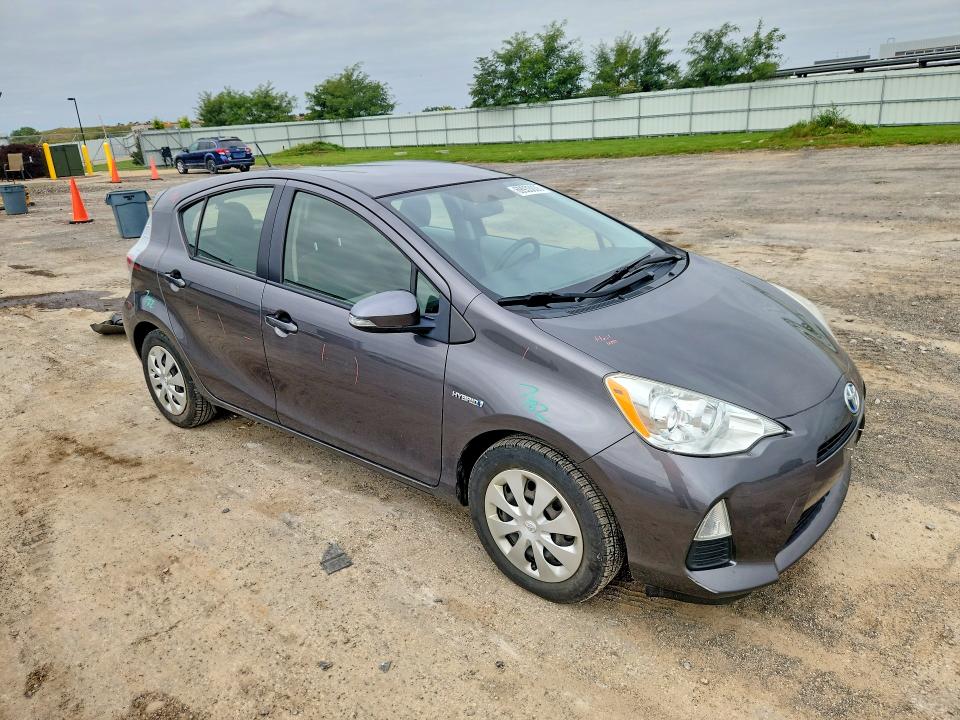 Продажа на аукционе авто 2014 Toyota Prius C, vin: JTDKDTB37E1573632, номер лота: 69933006