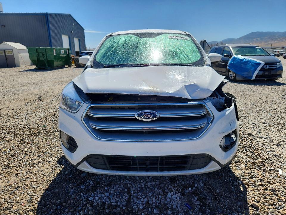 68193906 :رقم المزاد ، 1FMCU0GD4KUB32891 vin ، 2019 Ford Escape مزاد بيع