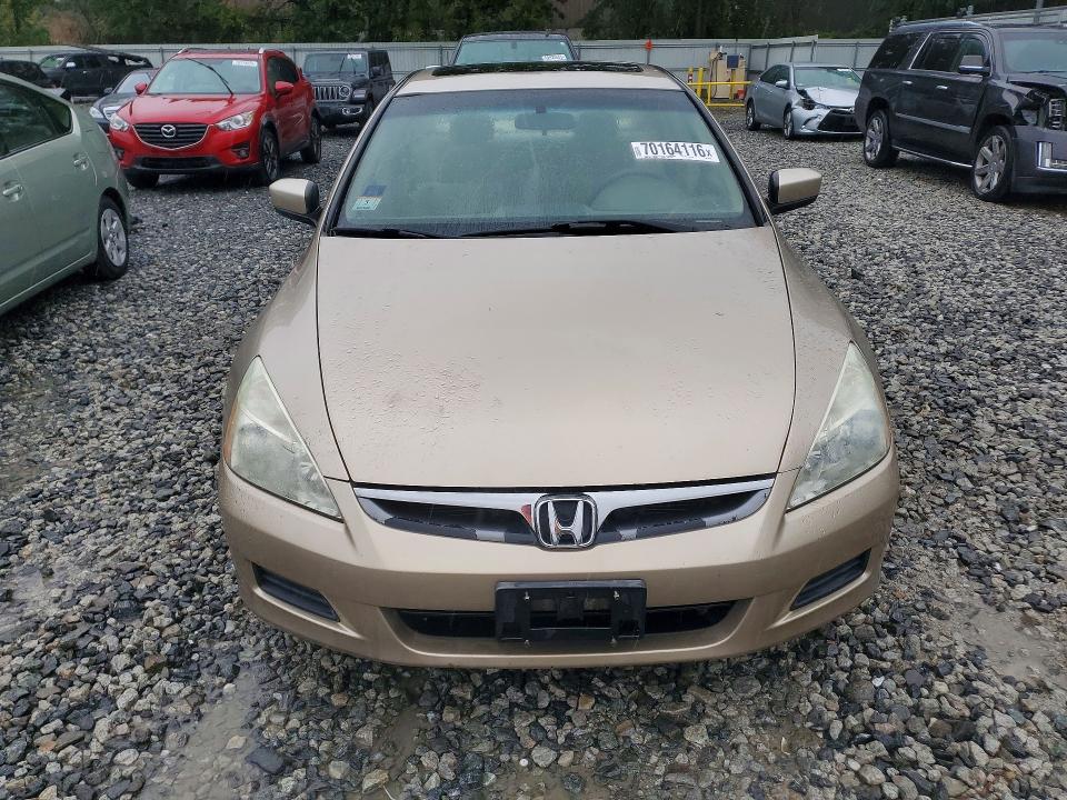 2006 Honda Accord მანქანა იყიდება აუქციონზე, vin: 1HGCM66386A041020, აუქციონის ნომერი: 70164116