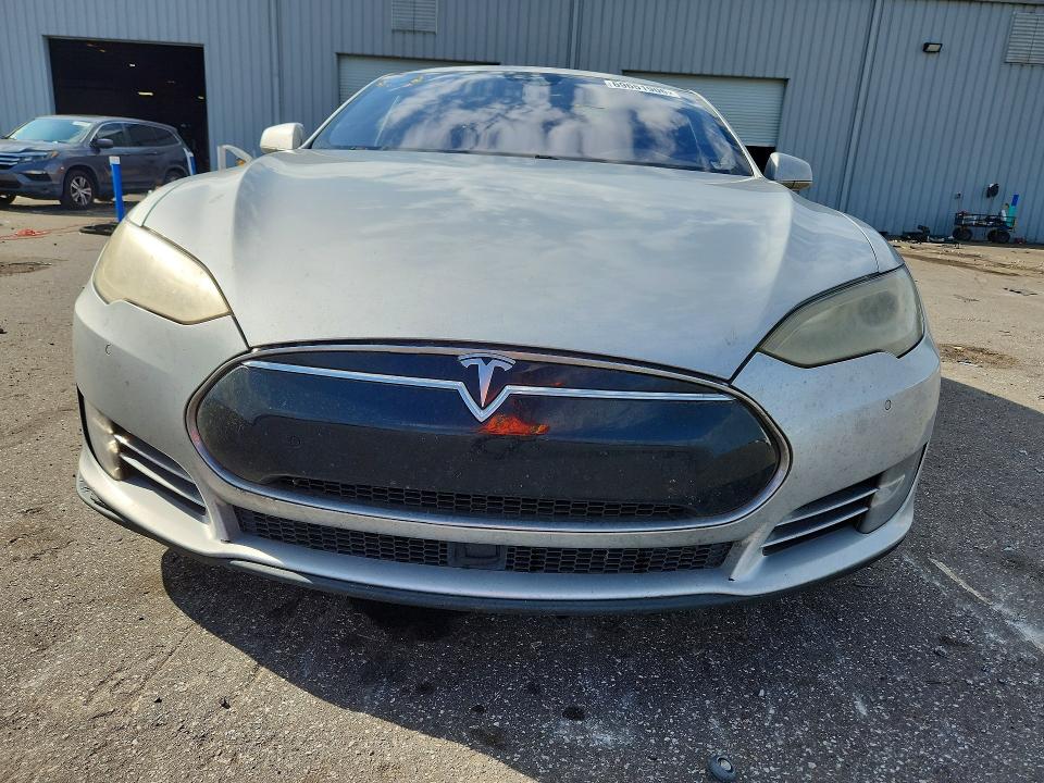 2016 Tesla Model S მანქანა იყიდება აუქციონზე, vin: 5YJSA1E26GF131824, აუქციონის ნომერი: 69651906