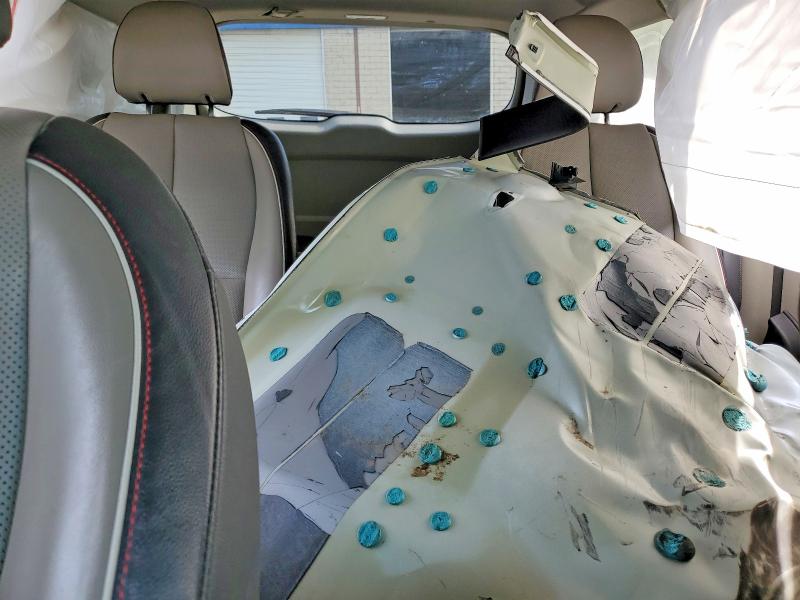 68761496 :رقم المزاد ، KNDMB5C16H6334569 vin ، 2017 Kia Sedona مزاد بيع
