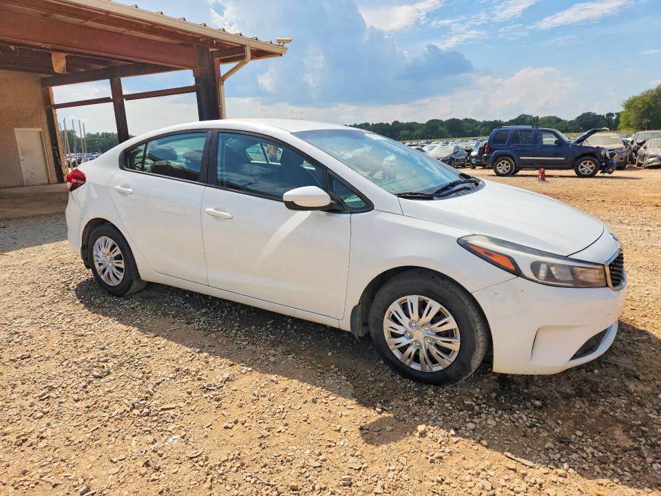 68338916 :رقم المزاد ، 3KPFK4A7XJE205633 vin ، 2018 Kia Forte مزاد بيع