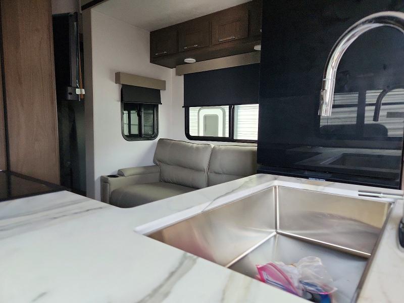 Продажа на аукционе авто 2027 Forest River Work And Play, vin: 5ZT2WPVB5VW032214, номер лота: 69202496