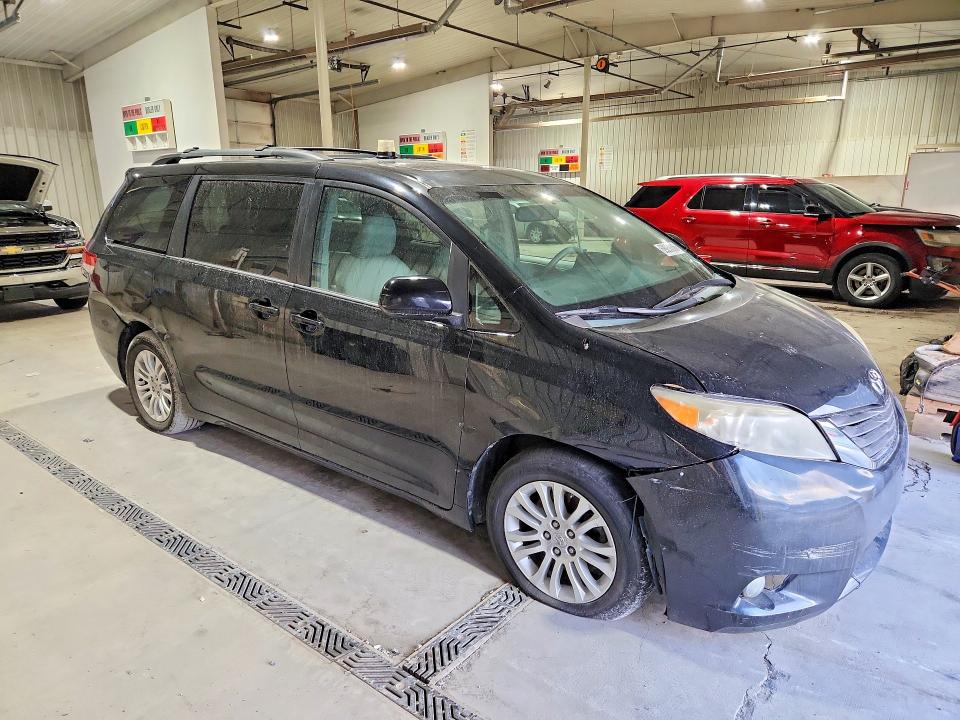 69051376 :رقم المزاد ، 5TDYK3DC4CS259773 vin ، 2012 Toyota Sienna مزاد بيع