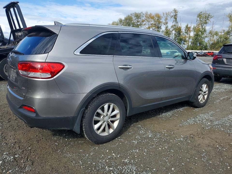 2017 Kia Sorento მანქანა იყიდება აუქციონზე, vin: 5XYPG4A3XHG214445, აუქციონის ნომერი: 70699876